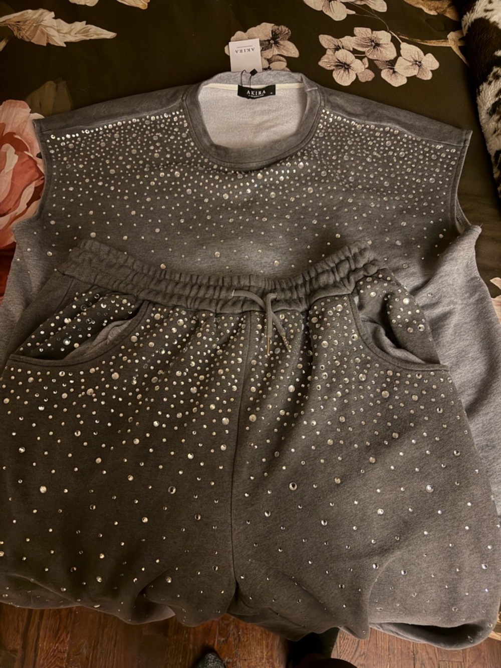 NWT AKIRA Night Sky Grey Studded Muscle Tee & Joggers Set - Picture 13 of 13